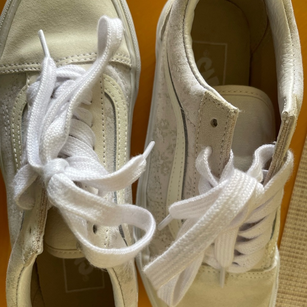 Flower Vans - Picture 11 of 11